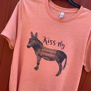 Kiss my 💁🏼‍♀️ T-shirt.